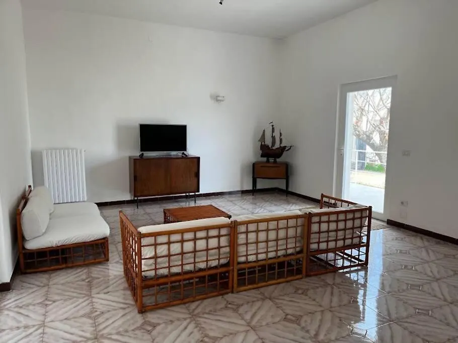 Bari Villa San Giorgio A 巴里 0*,  意大利